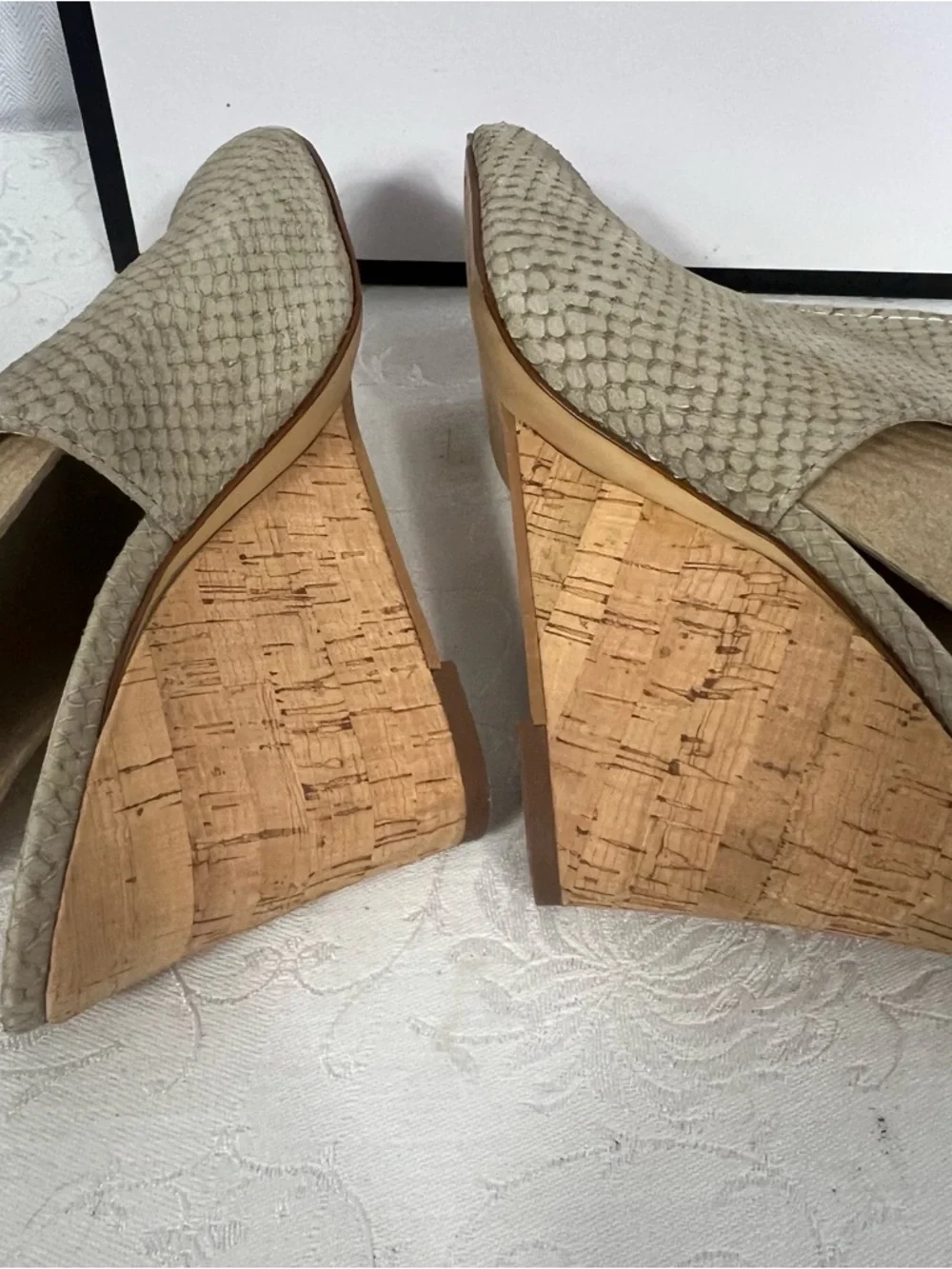 Nine West Shoes Peep Toe Ankle Strap 3 1/2”Wedges Textured Reptile Beige 7M👍